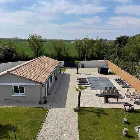 Le 14 Maison Familiale Entre Terre Et Holiday home Saint-Vivien (Charente-Maritime)